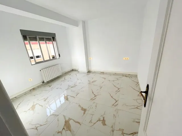 Alquiler de Piso Reformado de 3 Dormitorios en Zona Figares, - foto 4