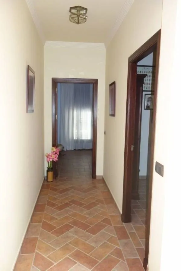 Casa nueva, 4 dormitorios, garaje , "próximo a centro" — 28