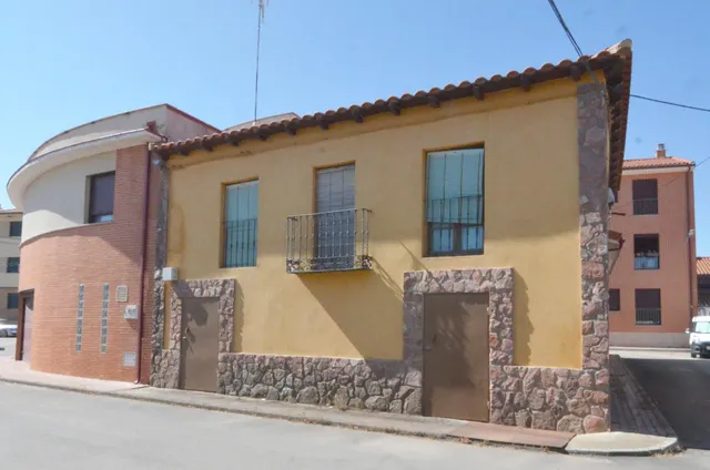 Urbis te ofrece una encantadora Casa de Pueblo en Calzada de - foto 2
