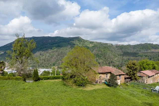 Casa  asturiana de piedra a rehabilitar con finca de 32.000 m2  en Llaneces (Mieres) — 41