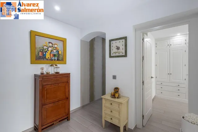 PISO COMPLETAMENTE REFORMADO EN CALLE RECOGIDAS — 33