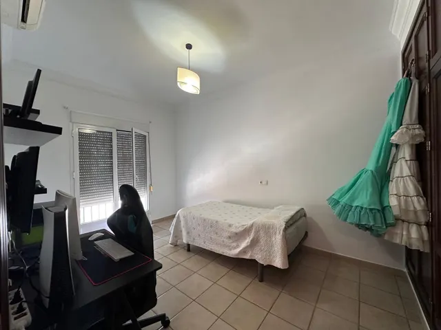 CASA EN LA PUEBLA DE CAZALLA — 24