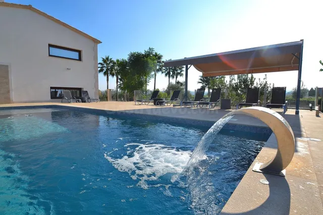 Finca rústica con vivienda de alquiler de temporada en Muro