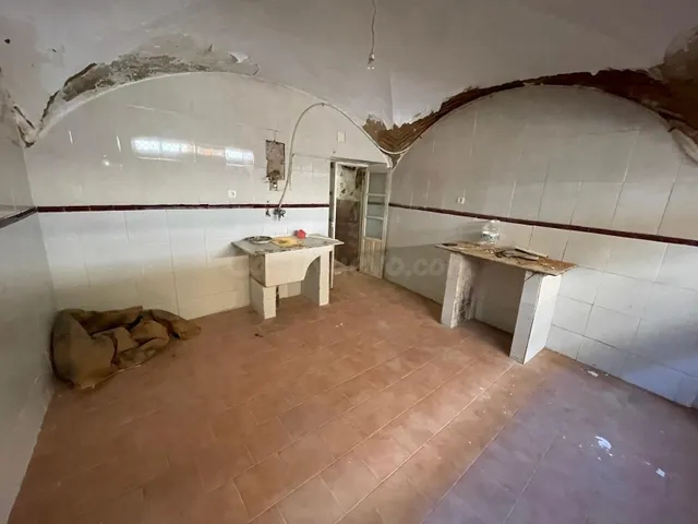 AMPLIA CASA EN ARROYO DE LA LUZ CON ENTRADA POR DOS CALLES - foto 4