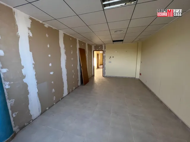 EDIFICIO DE OFICINAS EN VENTA O ALQUILER,  EN MONFORTE DEL CID — 44