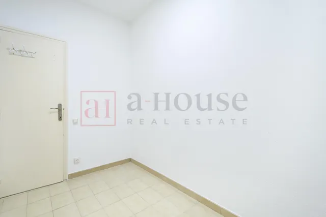 PISO PARA ENTRAR A VIVIR CON EXCELENTE UBICACIÓN EN SAGRADA FAMILIA — 28