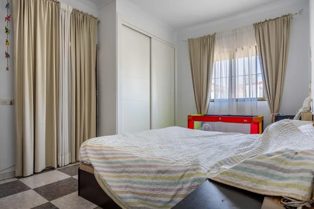 Espaciosa vivienda pareada con jardín, piscina, garaje y gran terraza en Mairena del Aljarafe — 31