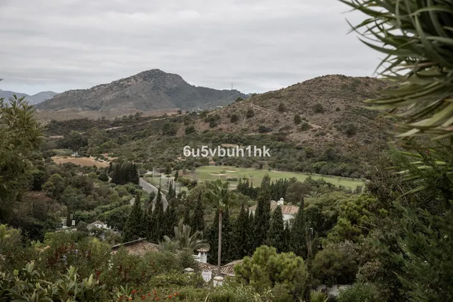 Parcela exclusiva con vistas al mar en Estepona - foto 2