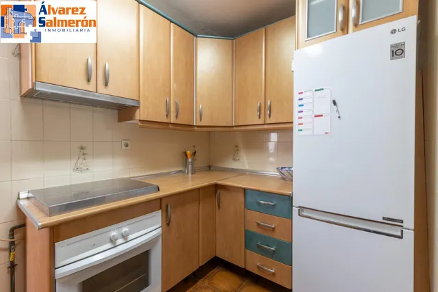 Piso de 3 dormitorios en calle milán, zaidín | muy luminoso y con gran potencial — 21