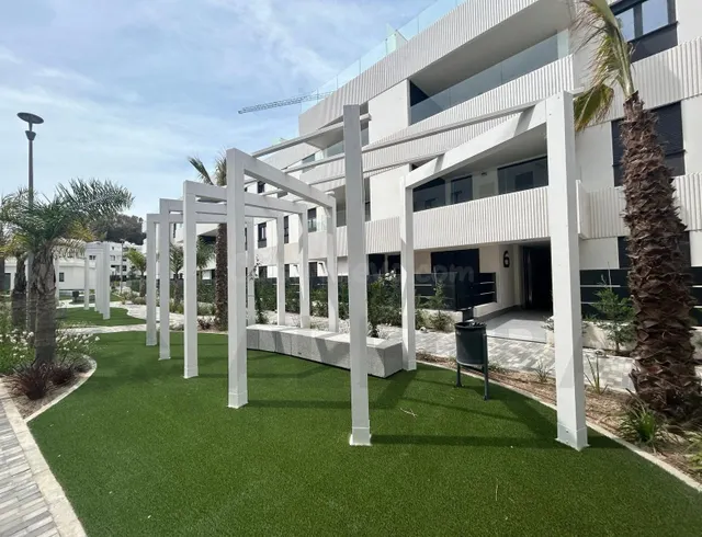 Descubre tu nuevo hogar en un enclave privilegiado junto al  - foto 4