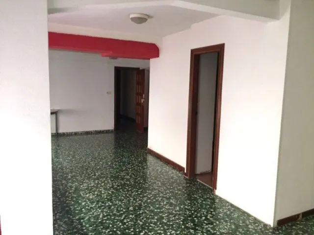 Piso-ENTLO  VENTA en Castellón, zona TRINIDAD, 117 m, 4 hab, 1 baño, ascensor. REFORMAR — 9