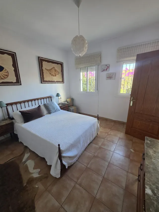se vende chalet en casares golf — 26
