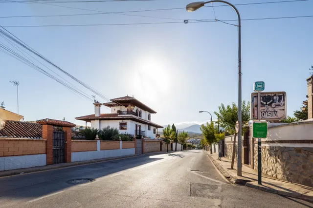 Compra tu parcela para hacer la casa de tus sueños a 5 min de Granada. Huétor Vega — 18