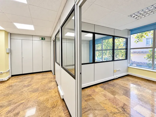 Local comercial 144m² en venta - Marbella — 9