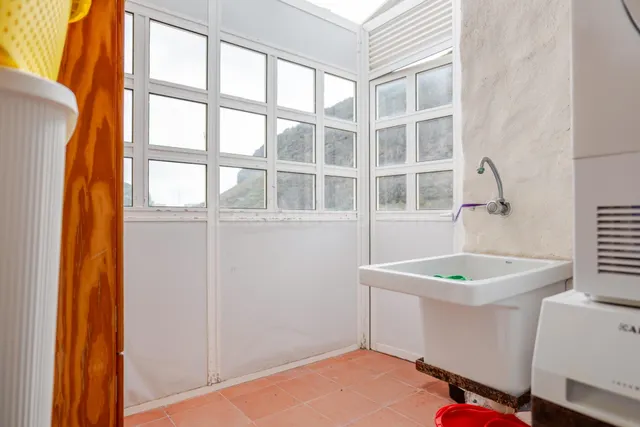 Finca de 20.000 m2 con vivienda principal, apartamento independiente y espacio para toda la familia — 31