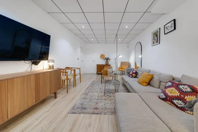 EXCLUSIVA VIVIENDA DE 250M2 EN DOS PLANTAS, CENTRICA Y A 200M DE LA PLAYA DEL CURA — 43
