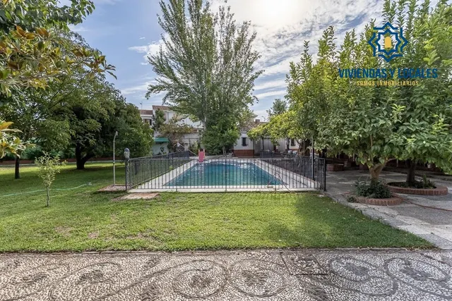 Espectacular Chalet en Ogijares - Ideal para Familias — 6