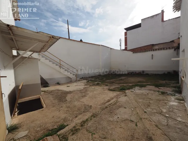 Casa en pleno centro de Tomelloso, para tirar, a dos calles  - foto 3