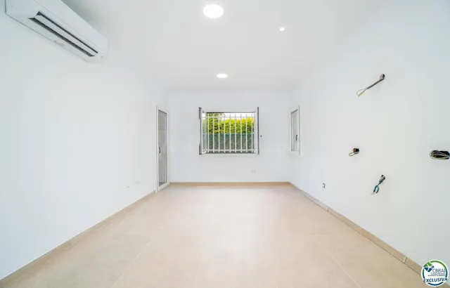 Apartamento reformado en Roses, a solo 30 metros de la playa - foto 5