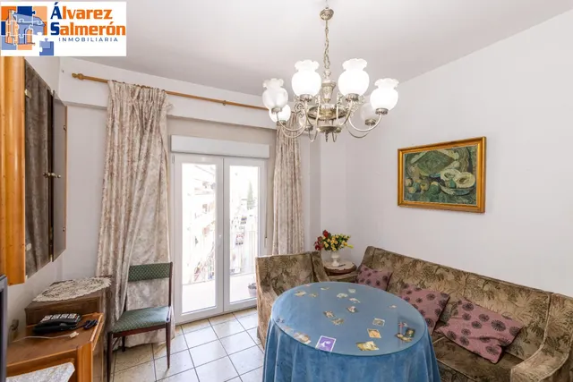 Piso para reformar junto a Plaza Einstein – 3 dormitorios y vistas despejadas — 6