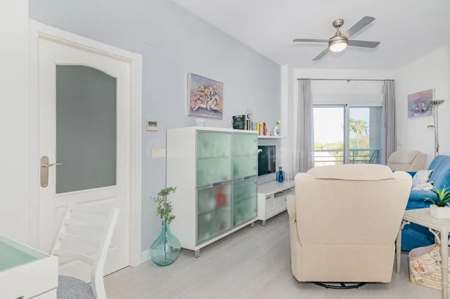 ¡Tu oasis junto a mar! Precioso piso de 2 dormitorios con te - foto 5