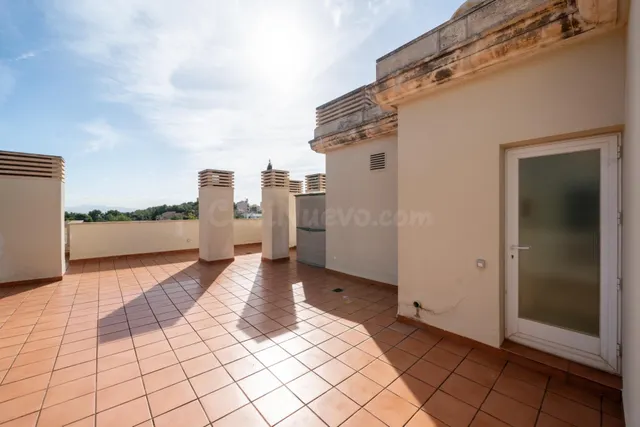 Ático exclusivo con vistas panorámicas, gran terraza y acces - foto 5