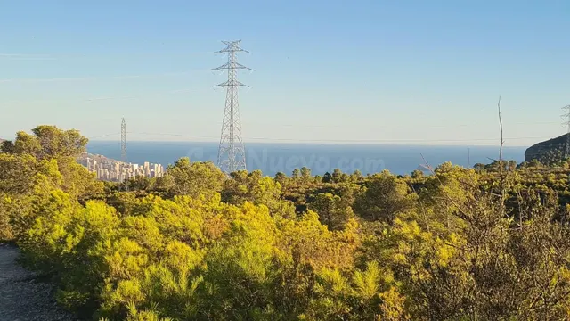 IMPRESIONANTE PARCELA EN LA NUCIA ZONA DE AV COLOMA A 5 MINU - foto 4