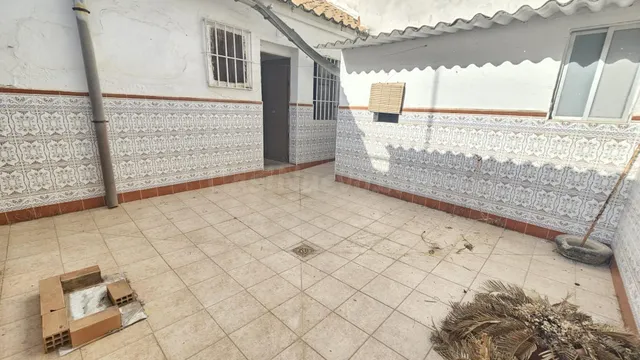 CASA EN CAÑERO CON PATIO, PROYECTO DE REFORMA Y GRAN POTENCI