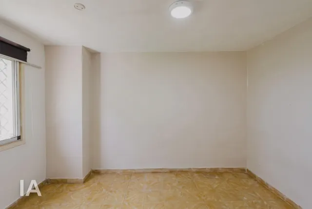 CASA UNIFAMILIAR CON TERRENO URBANO Y GRANDES POSIBILIDADES EN OFRA — 42