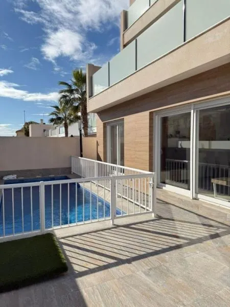 Casa 4 habitaciones 150m² en venta - Zona Pueblo - foto 2