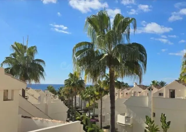 Exclusivo adosado en primera línea de playa en Costabella, M - foto 2