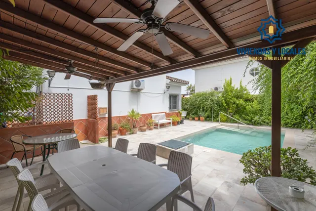 Chalet pareado con piscina, jardín y bonitas vistas a Granada en La Zubia — 44