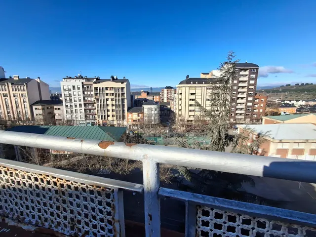 VENTA: Edificio en la Zona Alta de Ponferrada. OPORTUNIDAD — 10