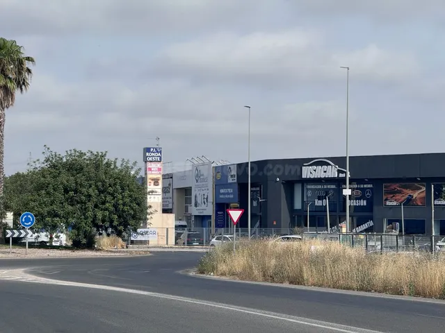 SE VENDE NAVE INDUSTRIAL EN POLIGONO RONDA OESTE