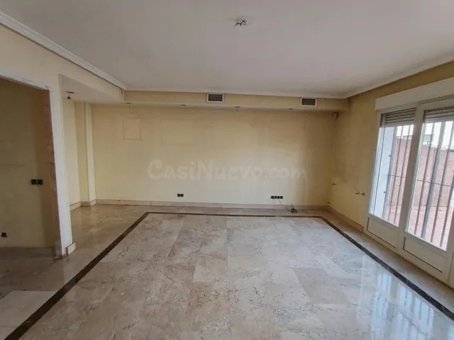 Chalet en venta en la calle ciclon — 2
