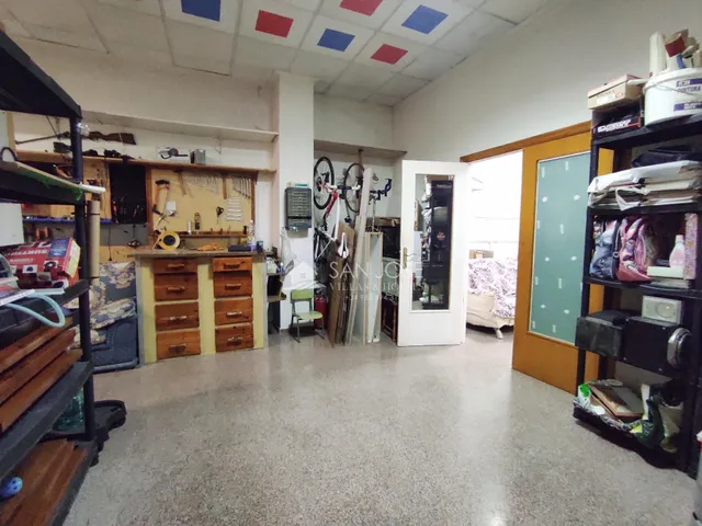 SE ALQUILA LOCAL COMERCIAL MULTIFUNCIONAL CON COCINA, ASEO y HABITACIÓN. — 5