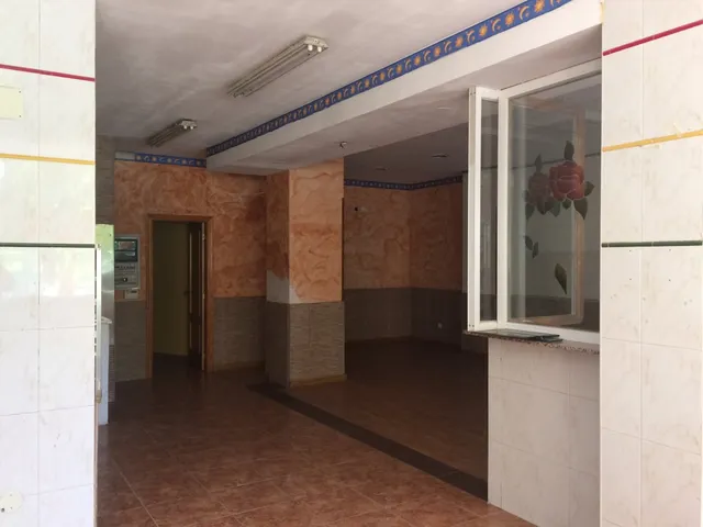 ALQUILER LOCAL COMERCIAL — 4