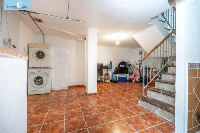 Encantadora Casa Reformada en Ogijares con Vistas y Espacios para Disfrutar — 41