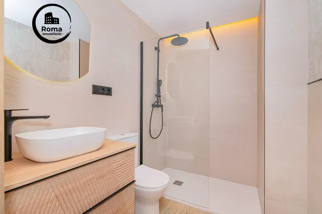 Edificio premiun gran lujo  nuevo totalmente reformado y equipado con mobiliario exclusivo  en el centro de Granada — 25