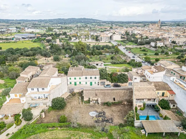 Casa con terreno con opción a desarrollo plurifamiliar