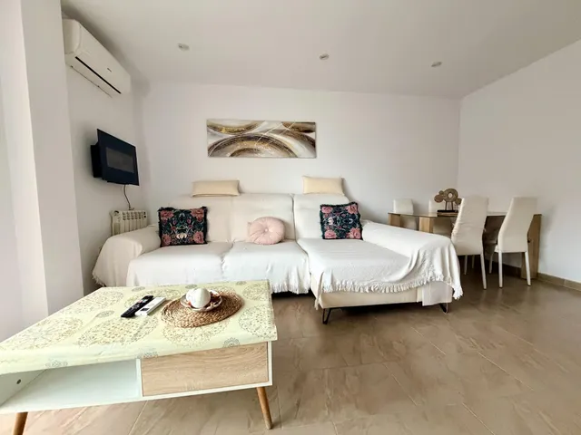 Vivienda reformada con terraza en Aguadulce Norte, piscina comunitaria y lista para entrar a vivir — 7