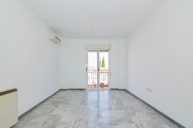 PISO DE 3 habitaciones Y COCHERA EN LA ZUBIA — 20
