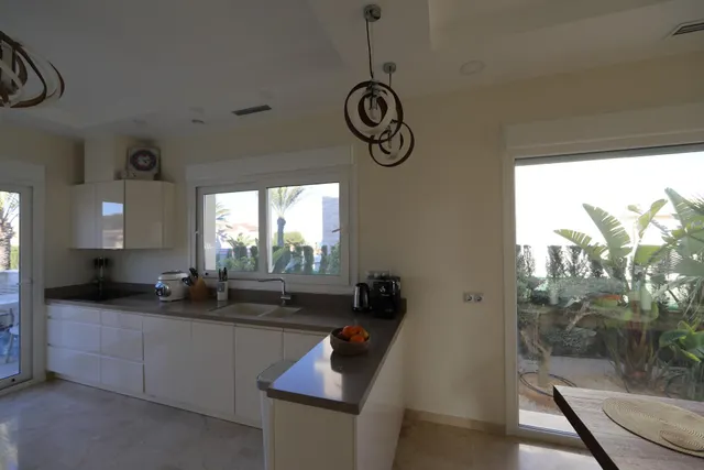 Villa de Lujo a pie de playa en la Zenia, Orihuela Costa — 11