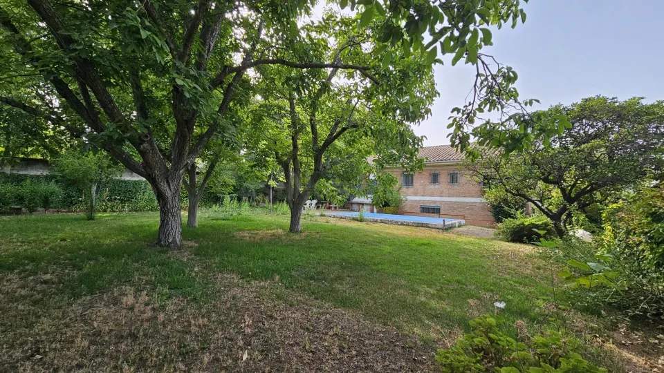 CHALET EN LA SIERRA DE CÓRDOBA CON AMPLIA PARCELA Y PISCINA