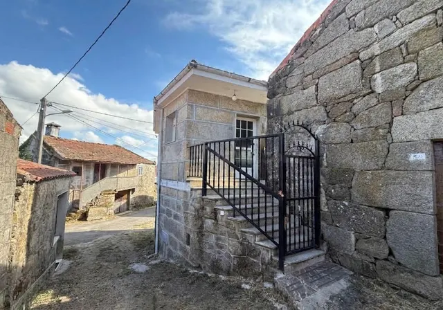 SE VENDE CASA EN GOLPELLAS, CALVOS DE RANDIN. - foto 3