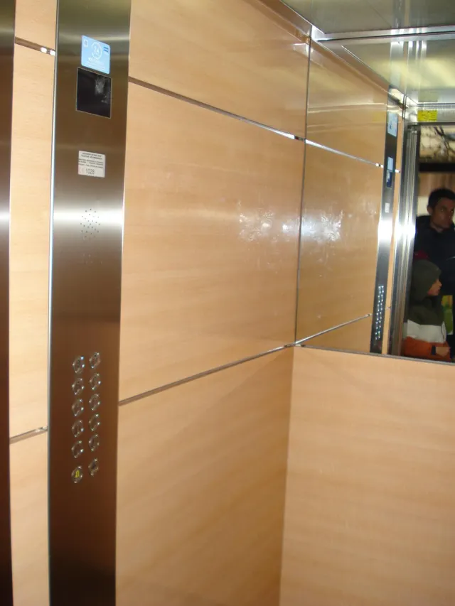 Piso con Balcón Burlada. — 7
