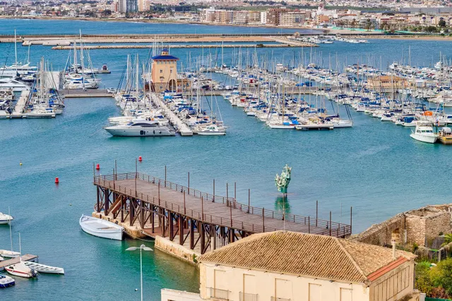 Apartamento de 1 dormitorio con orientación este en el centro de Torrevieja!!! — 30