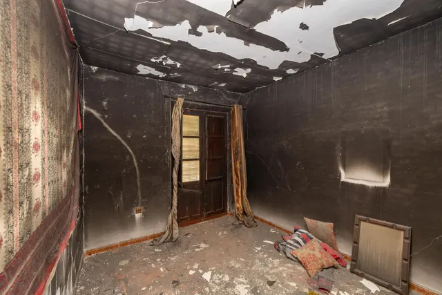 AMPLIO SEGUNDO PISO DE 140,24 m2 PARA REFORMAR EN GRANADA — 14