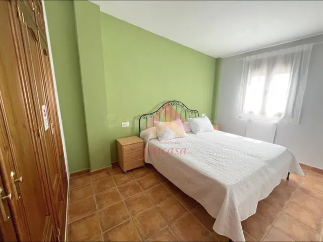 ALQUILER DE ÁTICO EN ZONA CENTRO - foto 4