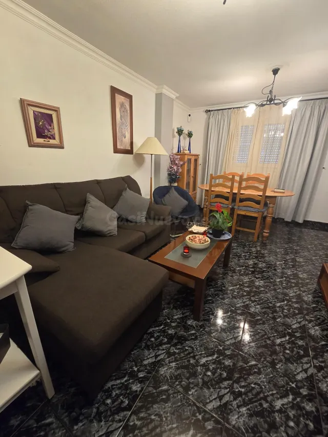 PISO EN ALQUILER EXCLUSIVAMENTE PARA ESTUDIANTES EN LA LAGUN
